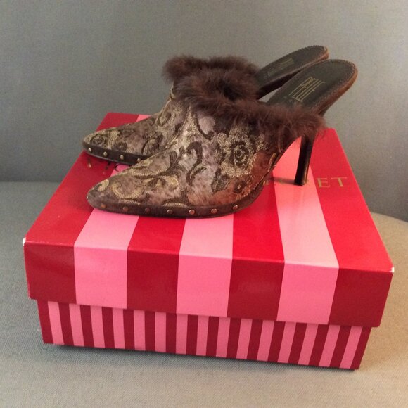 Pelle Moda vintage brocade and feather stiletto mule - Picture 3 of 10